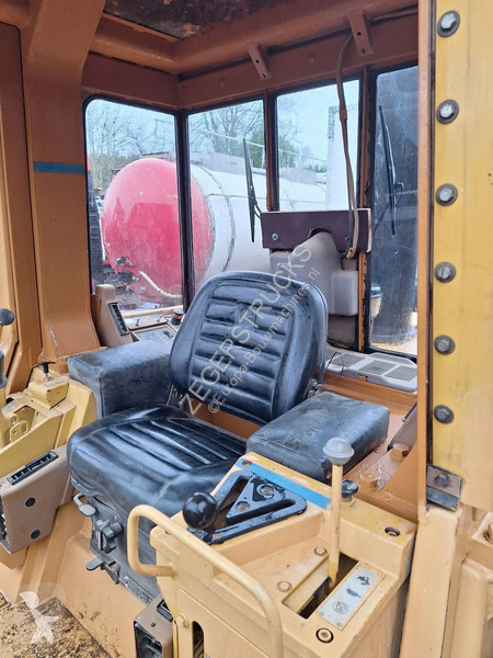 Buldozér Caterpillar 953B
