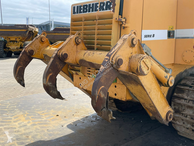 بلدوزر Liebherr LR622B