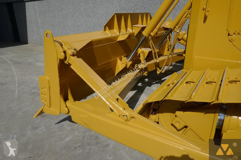 بلدوزر Caterpillar D6T