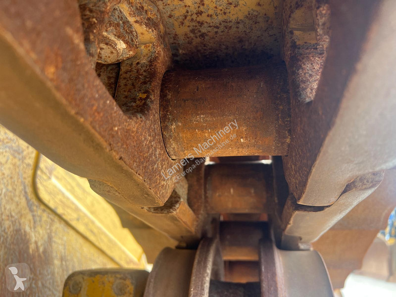 بلدوزر Caterpillar D6 XL next generation .
