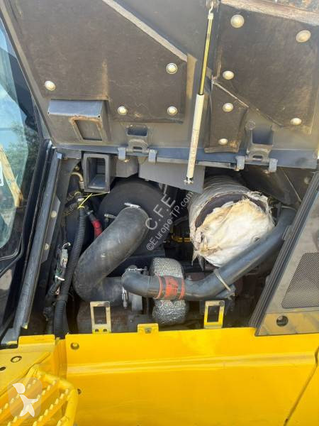 بلدوزر Komatsu