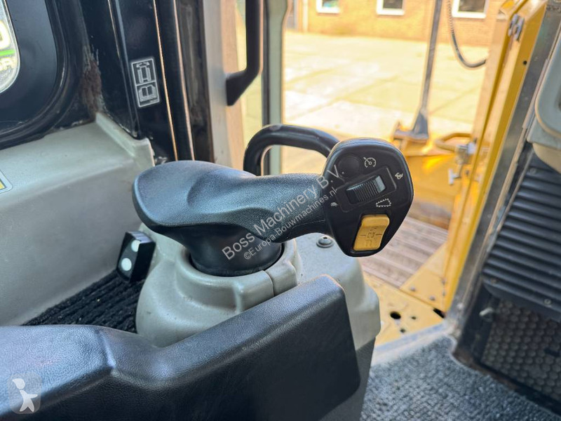 Buldozér Caterpillar D6T LGP - TRIMBLE GPS...