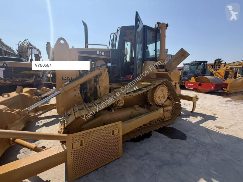 بلدوزر Caterpillar D6N