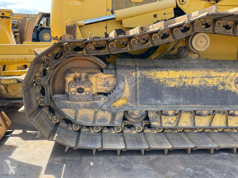 بلدوزر Komatsu i-24