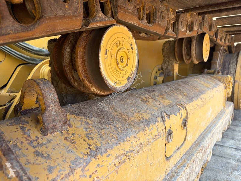 بلدوزر Caterpillar D4 LGP 15A ( / 2)
