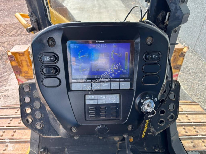 بلدوزر Komatsu D37 PX23