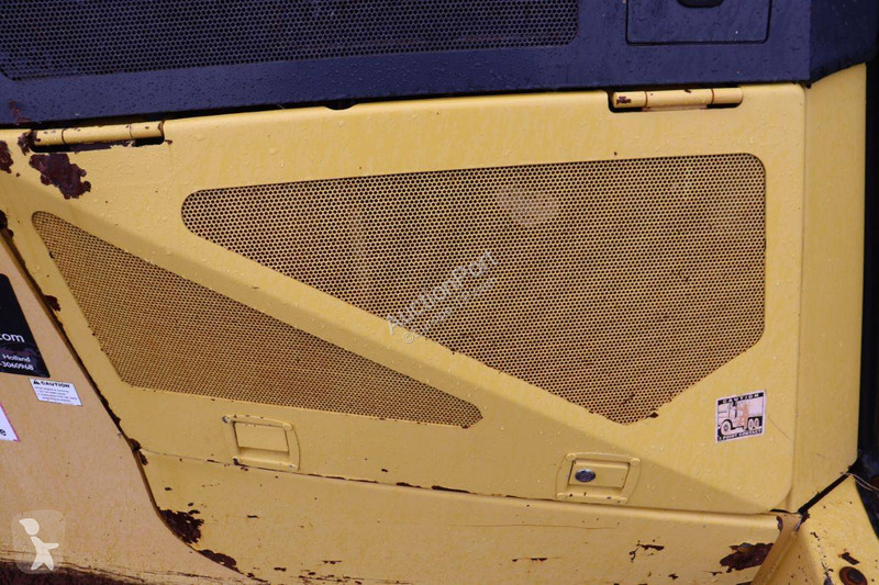 بلدوزر Komatsu