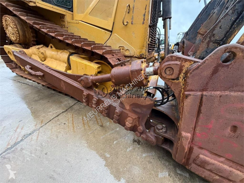 بلدوزر Caterpillar D8T