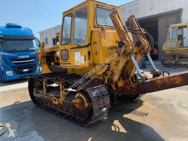 بلدوزر Caterpillar D6D