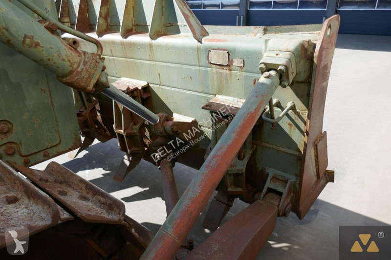 بلدوزر Caterpillar Ex-army