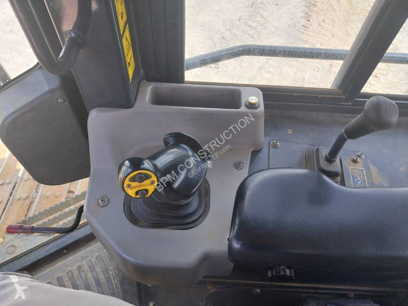 بلدوزر Komatsu