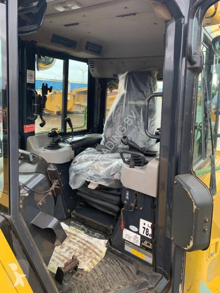 بلدوزر Komatsu PX-23
