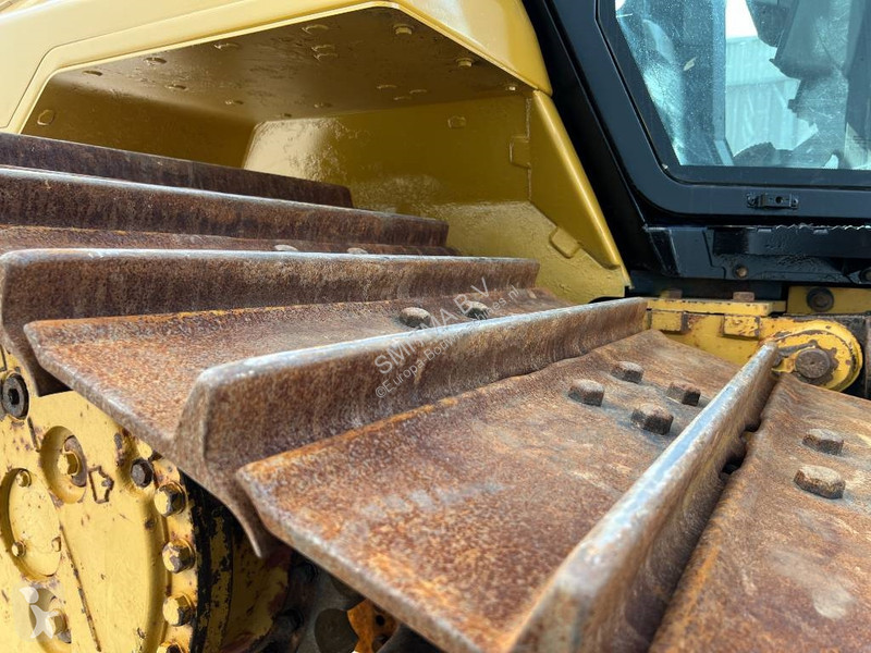 بلدوزر Caterpillar D6N