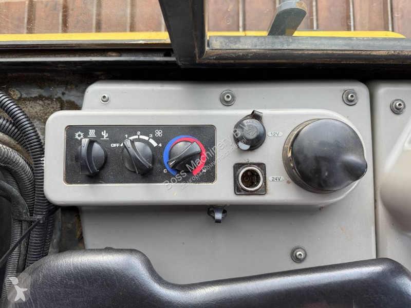 Бульдозер Komatsu 24 - 6-Way Blade / Ripper...
