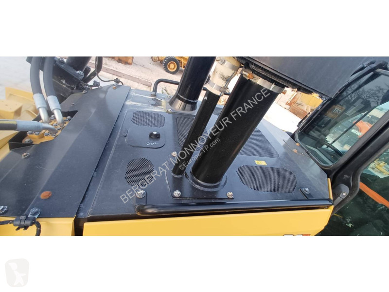 بلدوزر Caterpillar D6