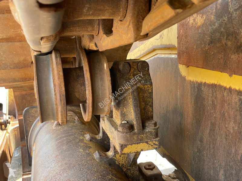Бульдозер Caterpillar D6T