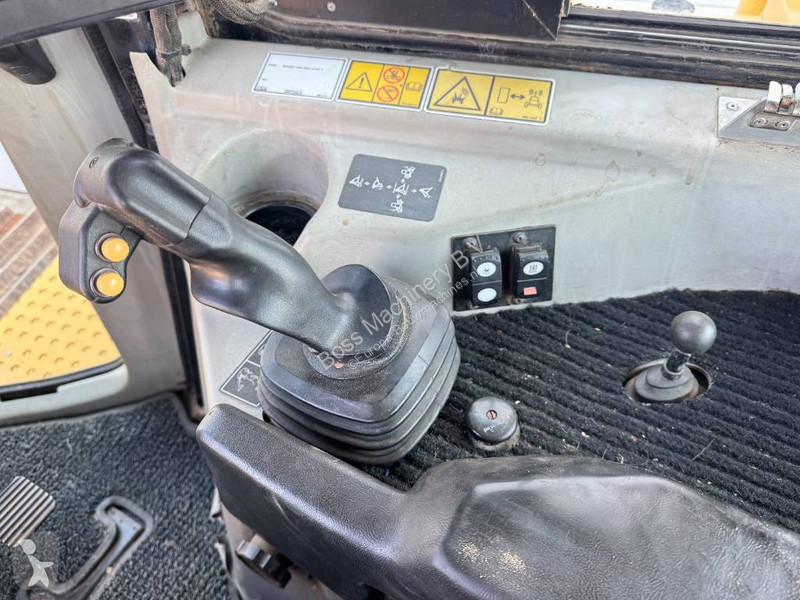 Buldozér Caterpillar D6T LGP - TRIMBLE GPS...