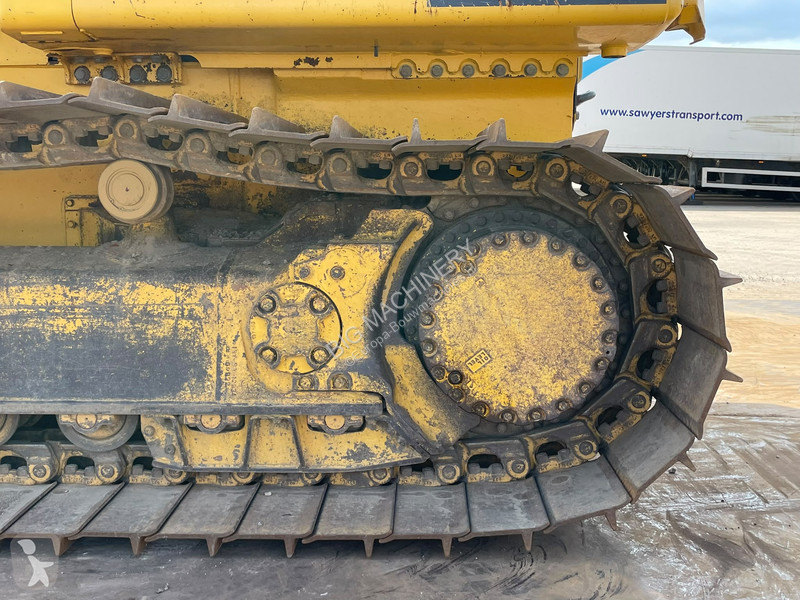 بلدوزر Komatsu i-24