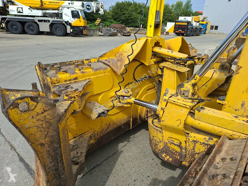 بلدوزر Komatsu (with Topcon 3D GPS)