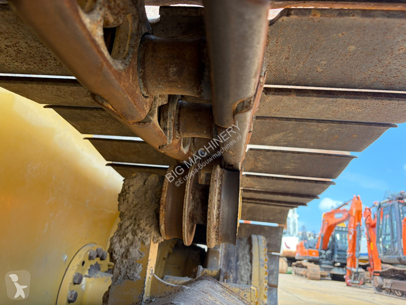 بلدوزر Caterpillar D4 LGP 15A ( / 2)