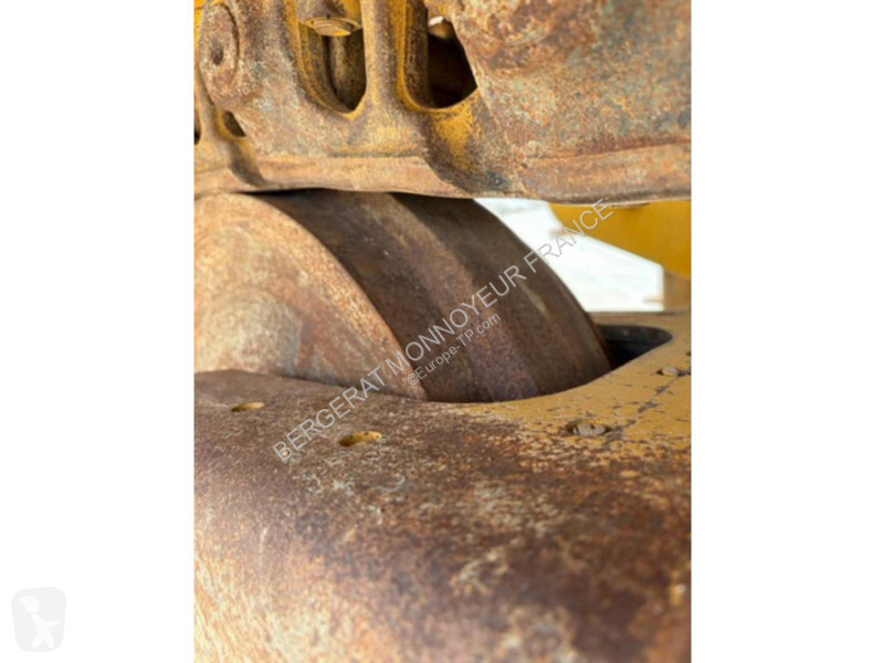 بلدوزر Caterpillar D6