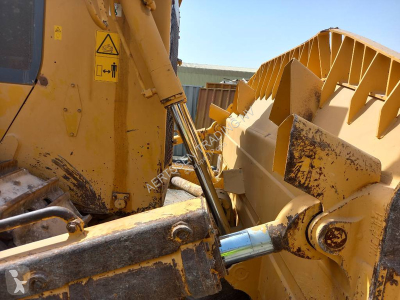 Bulldozer Komatsu D275A-5R (EXW - Abu Dhabi)