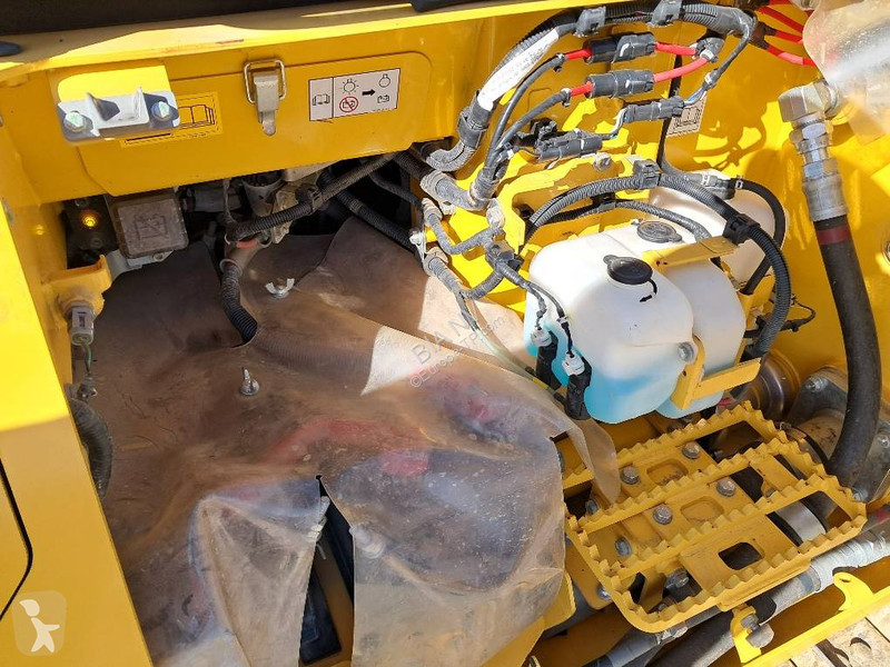 بلدوزر Komatsu I-24E0