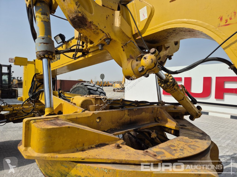 Buldozer Komatsu GD825A-2
