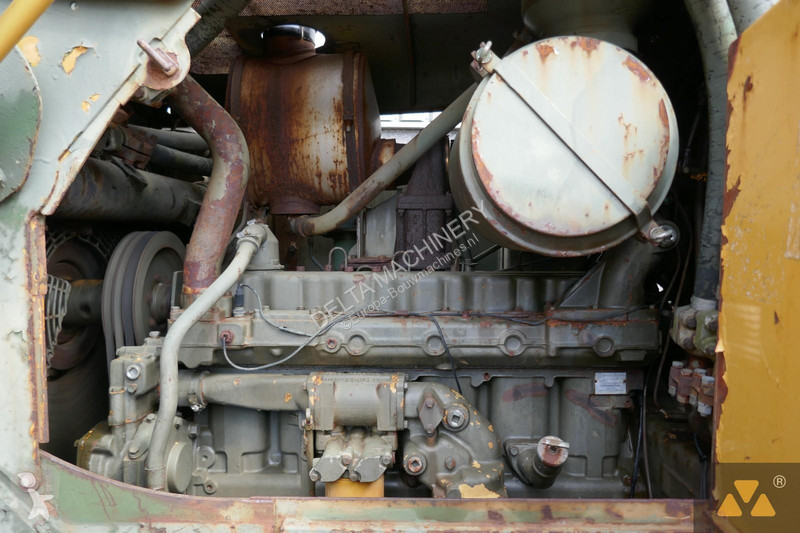 بلدوزر Caterpillar Ex-army