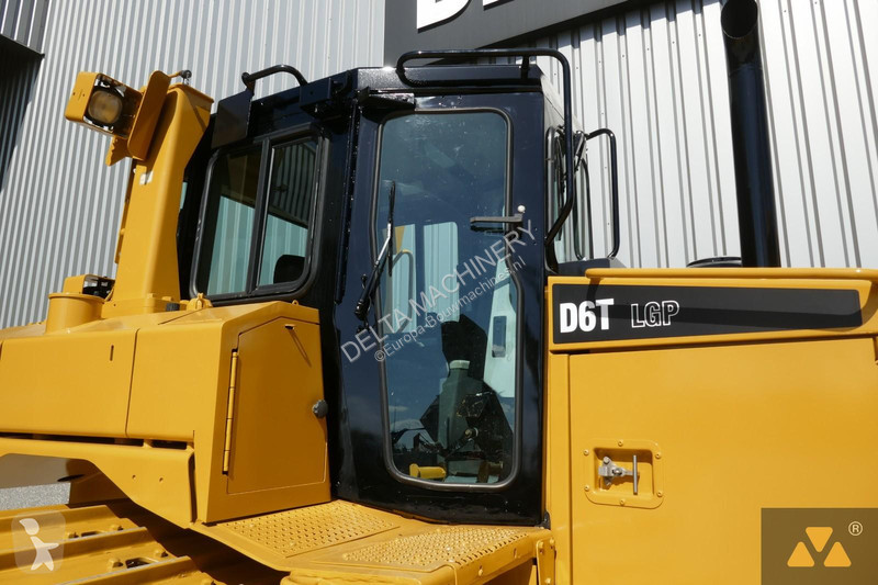 بلدوزر Caterpillar D6T