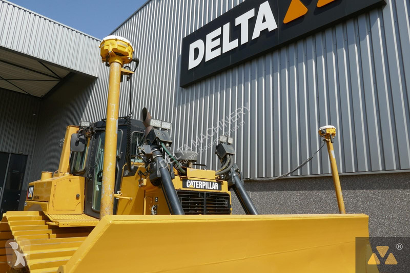 بلدوزر Caterpillar D6T
