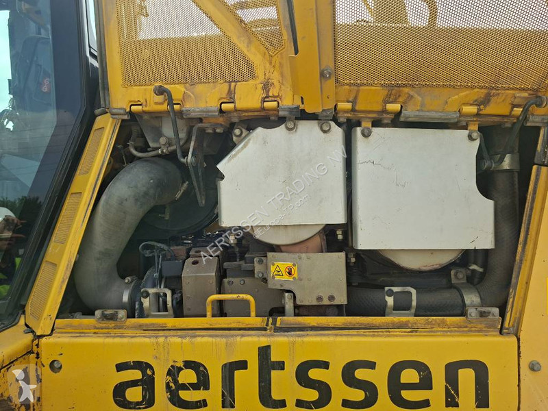 بلدوزر Komatsu (with Topcon 3D GPS)