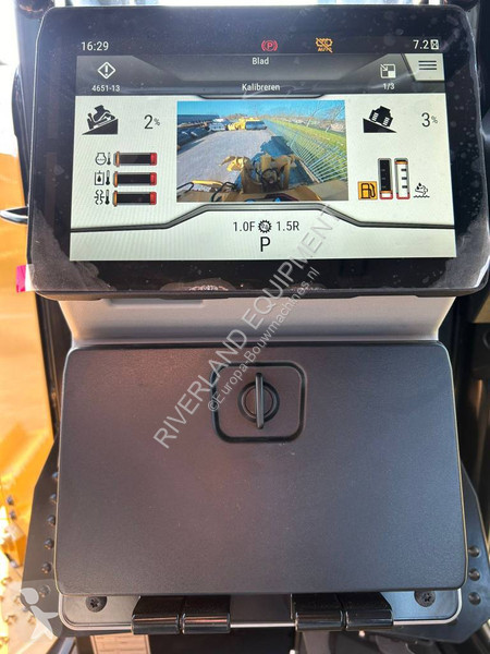 بلدوزر Caterpillar D6 new unused with factory...