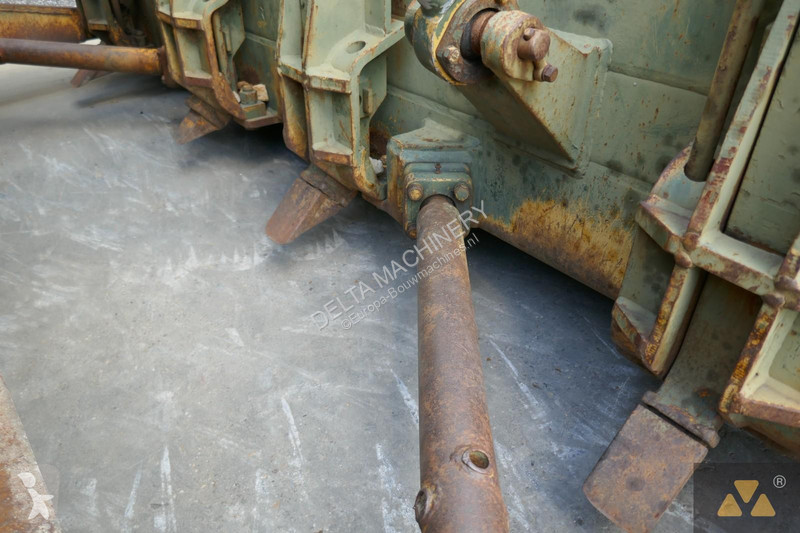 Bulldozer Caterpillar Ex-army