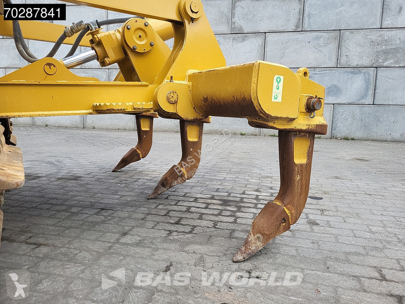 Buldozer Caterpillar D6  RIPPER