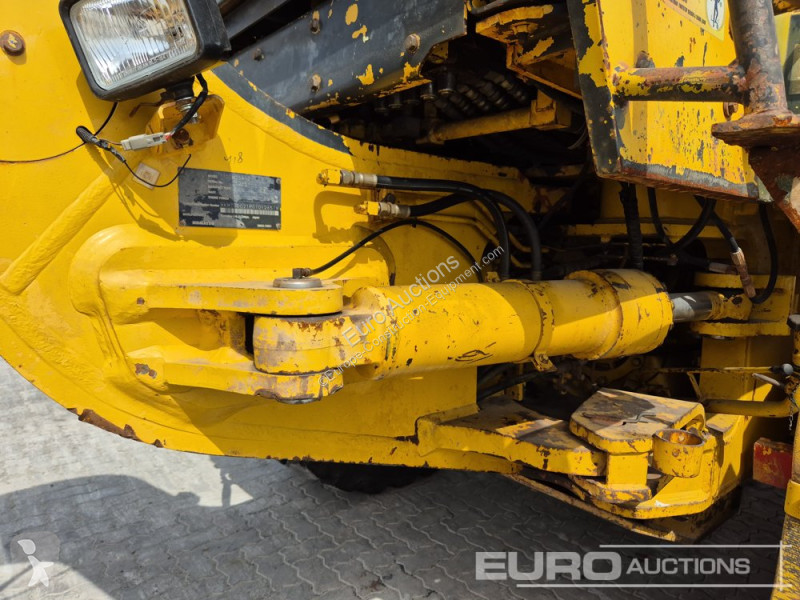 Buldozer Komatsu GD825A-2