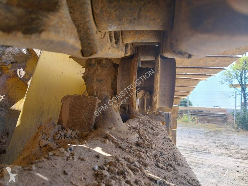 بلدوزر Komatsu