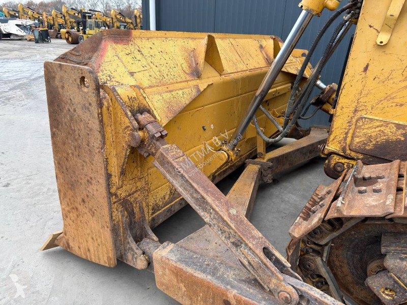 Buldozér Caterpillar D6T