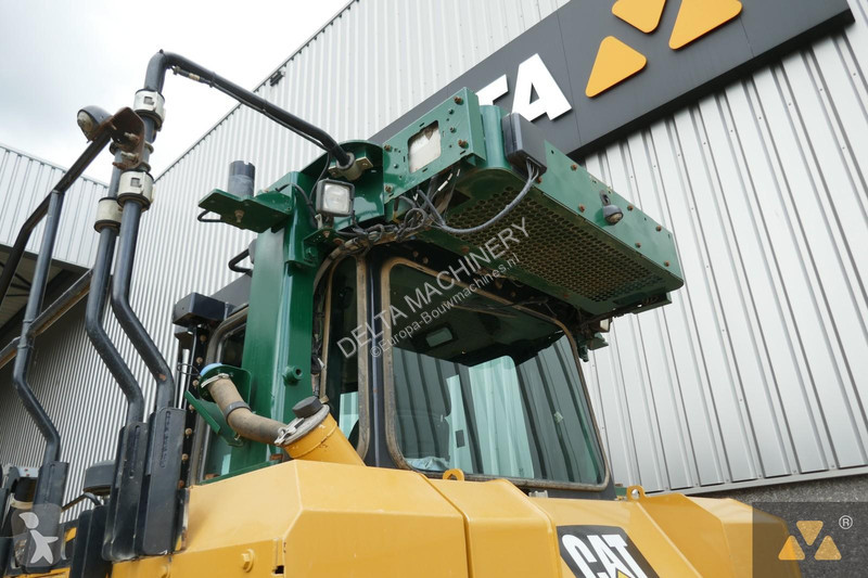 Buldozer Caterpillar D6T