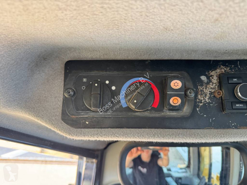 Buldozér Caterpillar D6T LGP - TRIMBLE GPS...