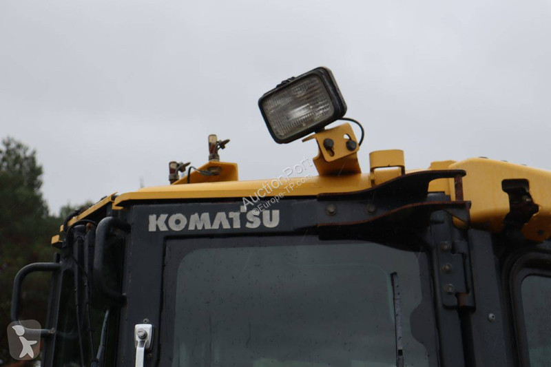 بلدوزر Komatsu