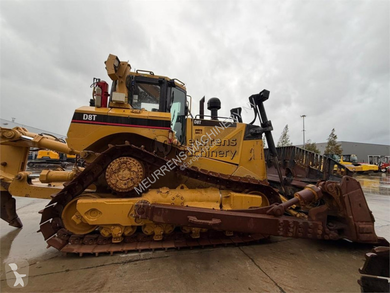 بلدوزر Caterpillar D8T