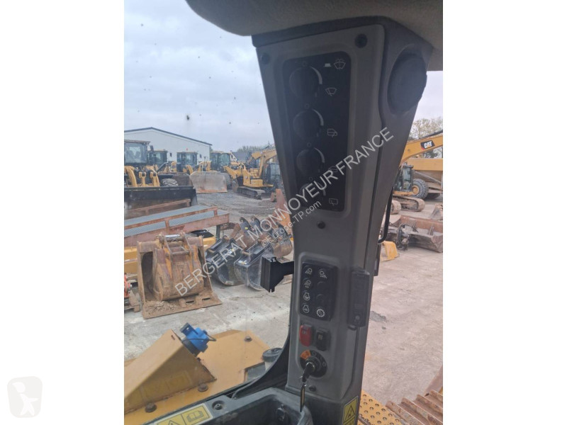 بلدوزر Caterpillar D6