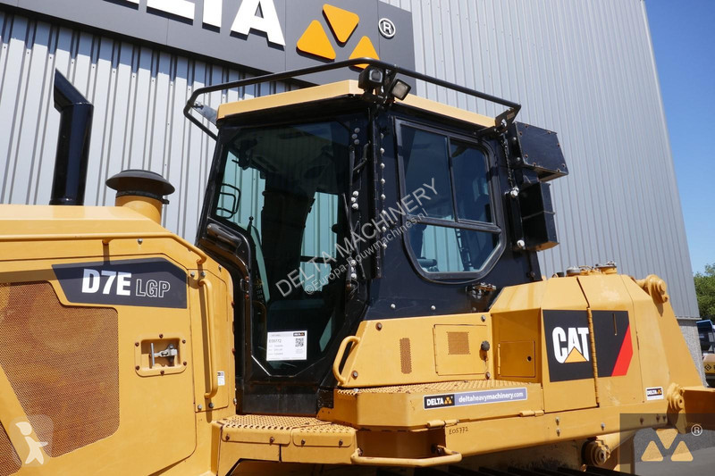 بلدوزر Caterpillar D7E LGP
