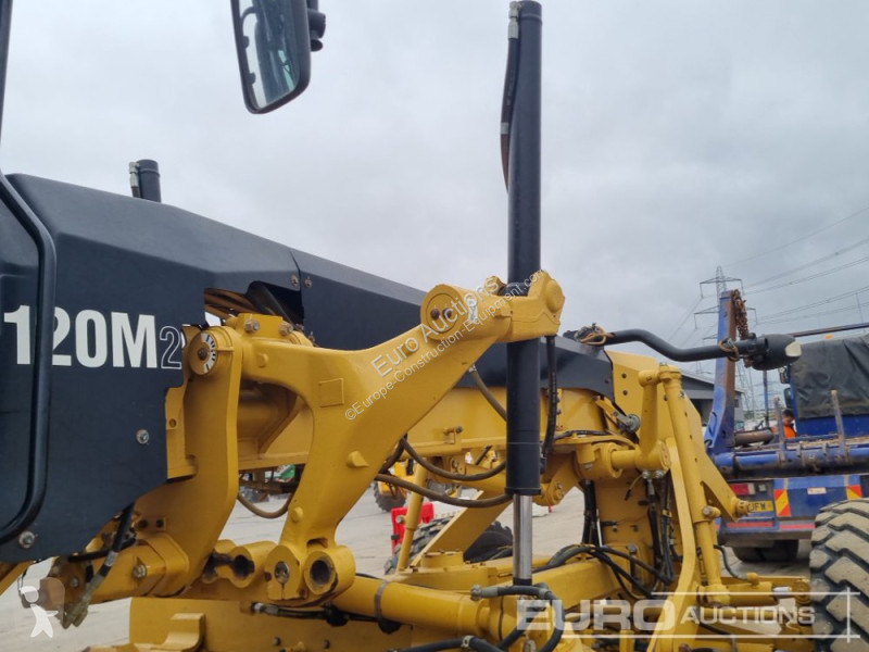 Buldozer Caterpillar 2