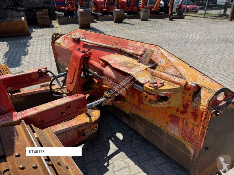 Bulldozer Caterpillar D5