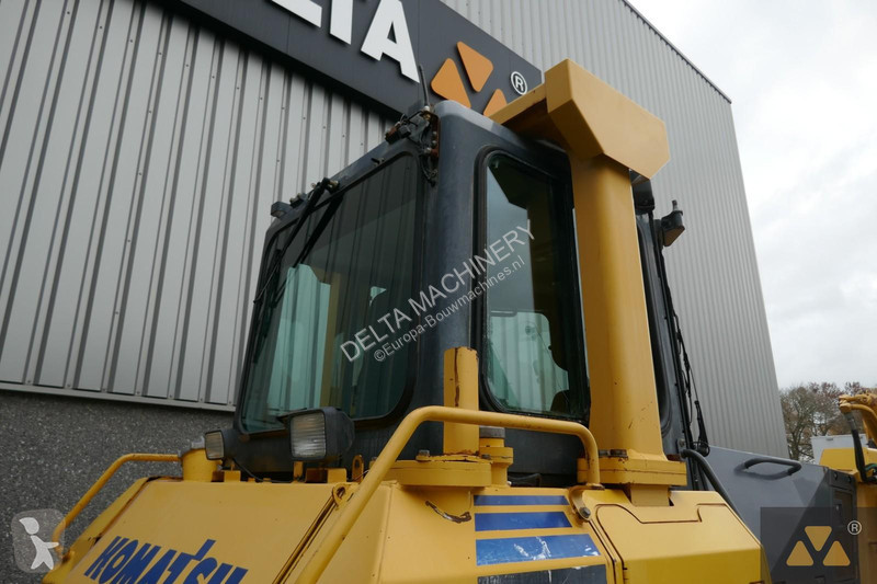 Buldozér Komatsu EO