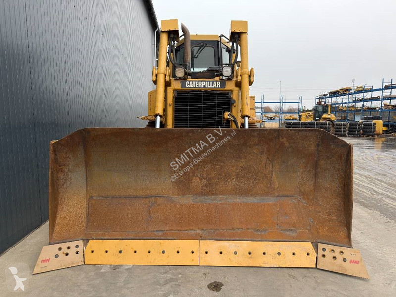 Buldozér Caterpillar D6T