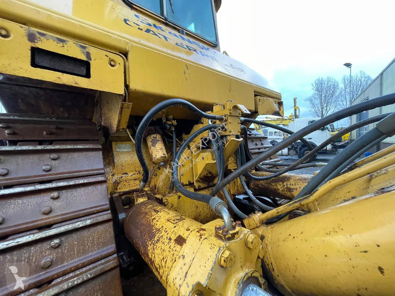 Bulldozer Caterpillar Dozer with Ripper Very...