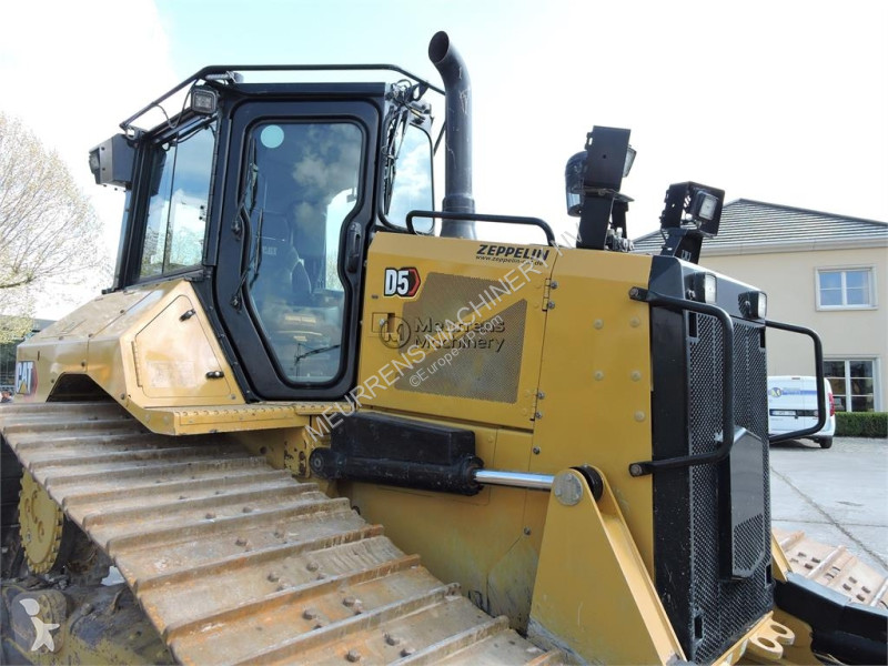 Bulldozer Caterpillar D5